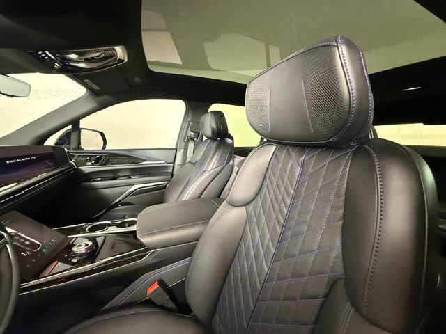 Certified 2026 Cadillac Escalade IQ Sport 1 w/ LPO, Floor Liner Package AWD/4WD image 6