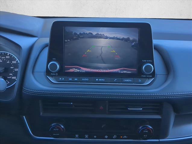 Used 2023 Nissan Rogue SV image 19