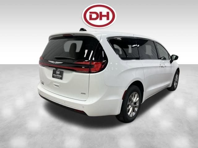 New 2026 Chrysler Pacifica Select AWD/4WD image 12