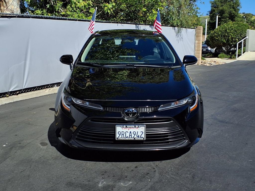 Certified 2025 Toyota Corolla LE image 2