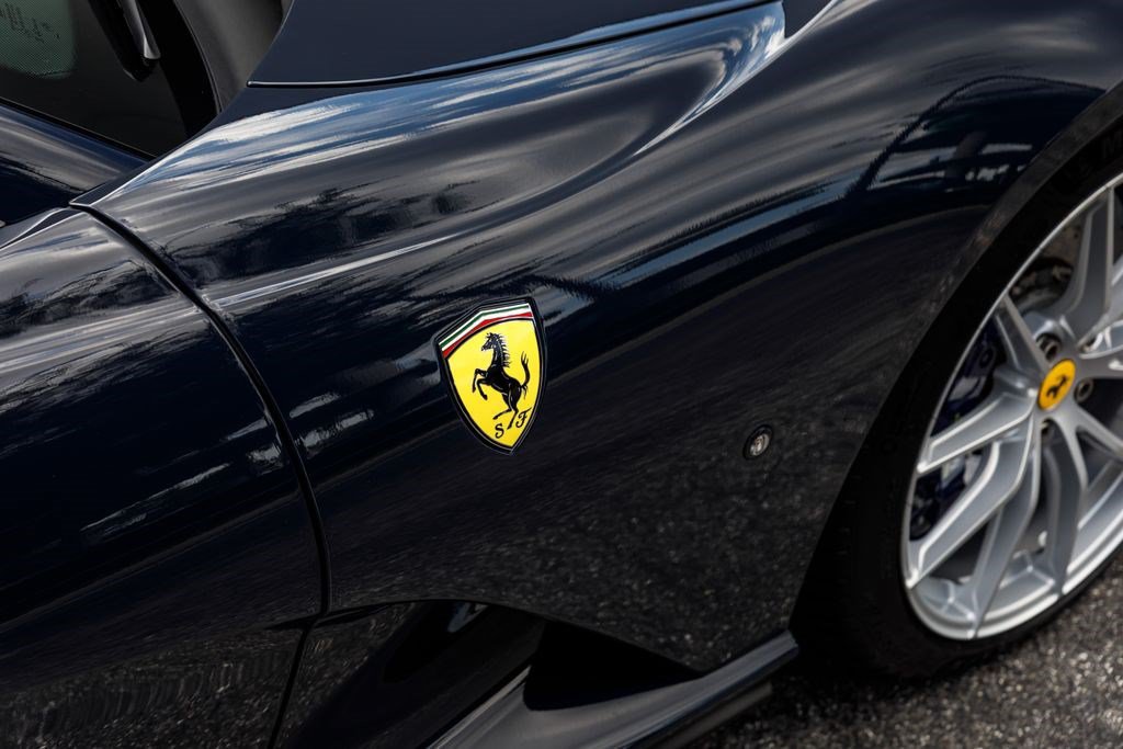 Used 2022 Ferrari 812 GTS RWD image 12