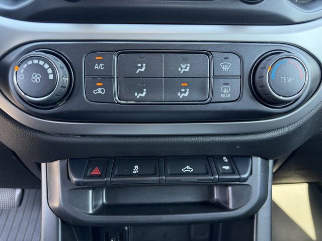 Used 2022 Chevrolet Colorado LT w/ LT Convenience Package RWD image 18