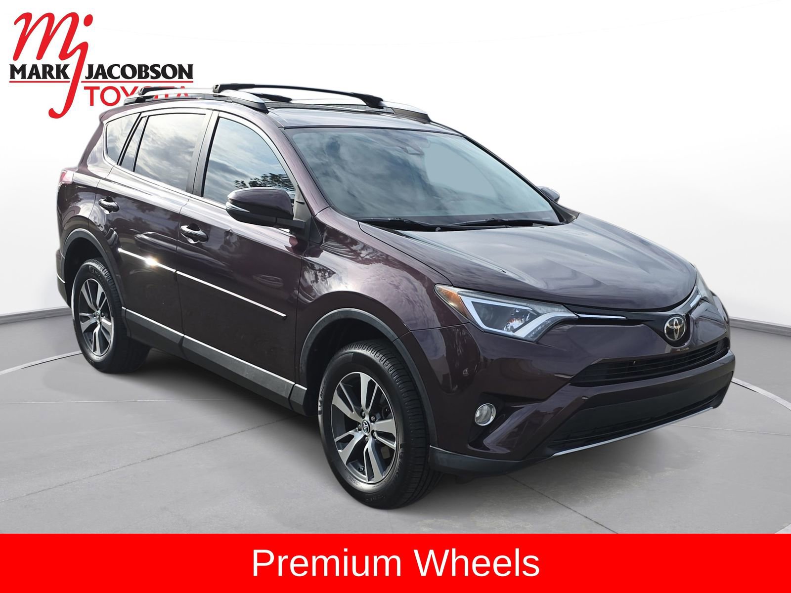 Used 2018 Toyota RAV4 XLE w/ Plus Extra Value Package image 4