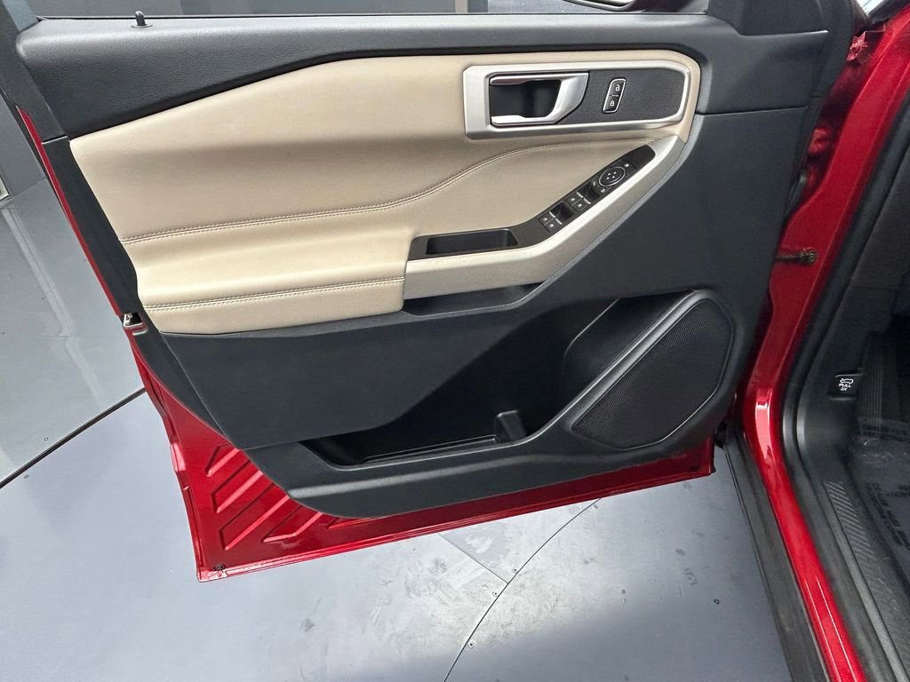 Used 2021 Ford Explorer XLT w/ Equipment Group 202A image 14