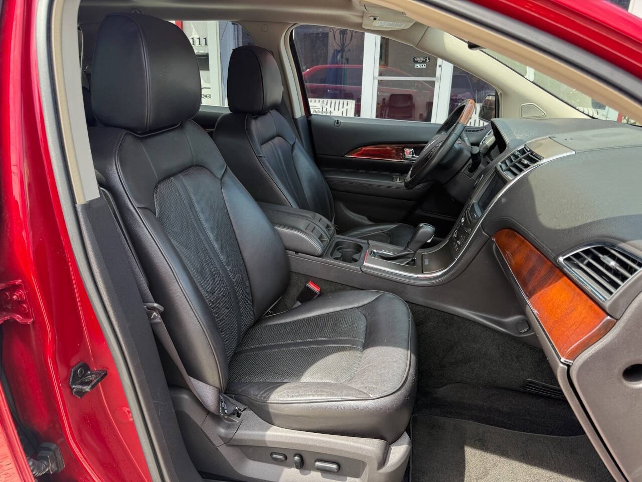Used 2012 Lincoln MKX AWD image 11