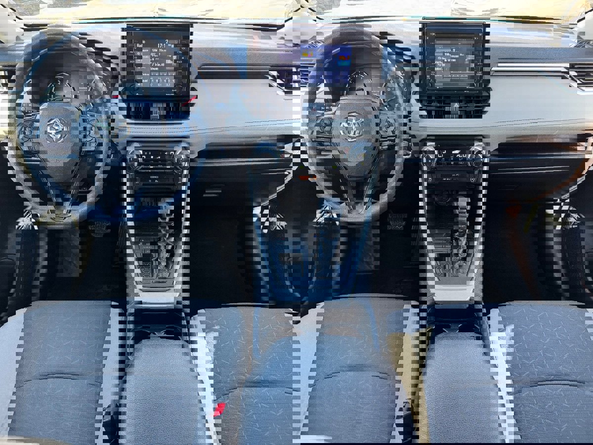 Used 2021 Toyota RAV4 XLE image 21