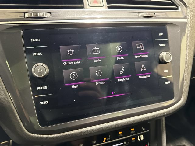 Used 2023 Volkswagen Tiguan SE R-Line AWD/4WD image 17