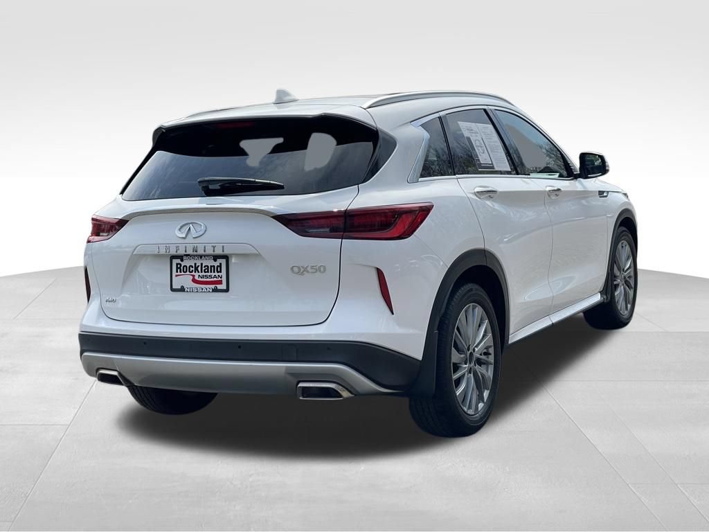Used 2023 INFINITI QX50 Luxe AWD/4WD image 4