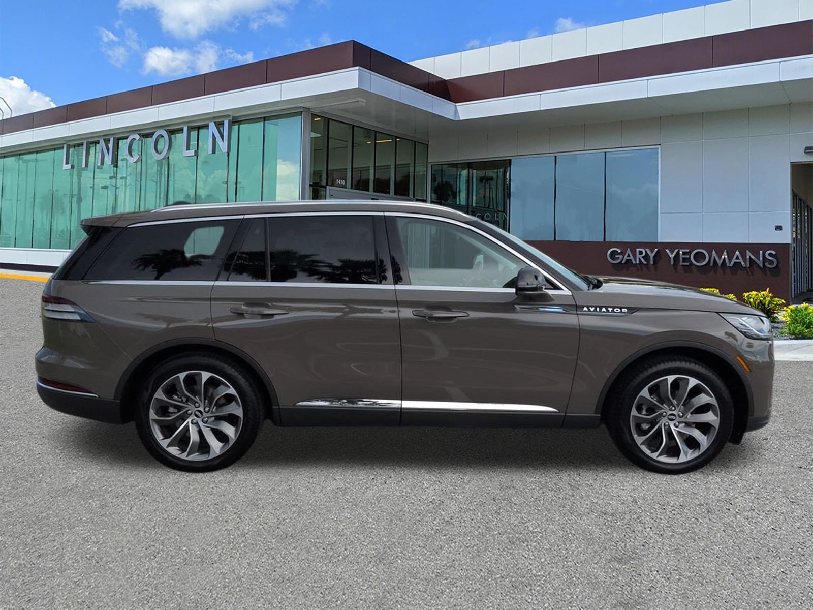 New 2026 Lincoln Aviator Reserve RWD image 3