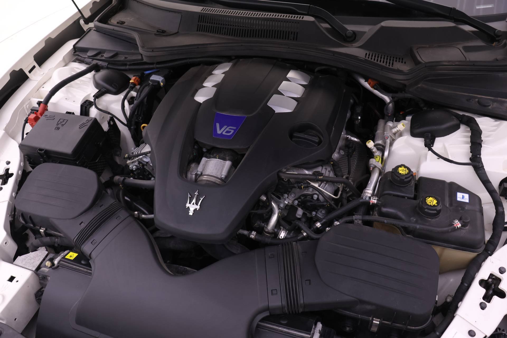 Used 2022 Maserati Ghibli Modena Q4 image 24