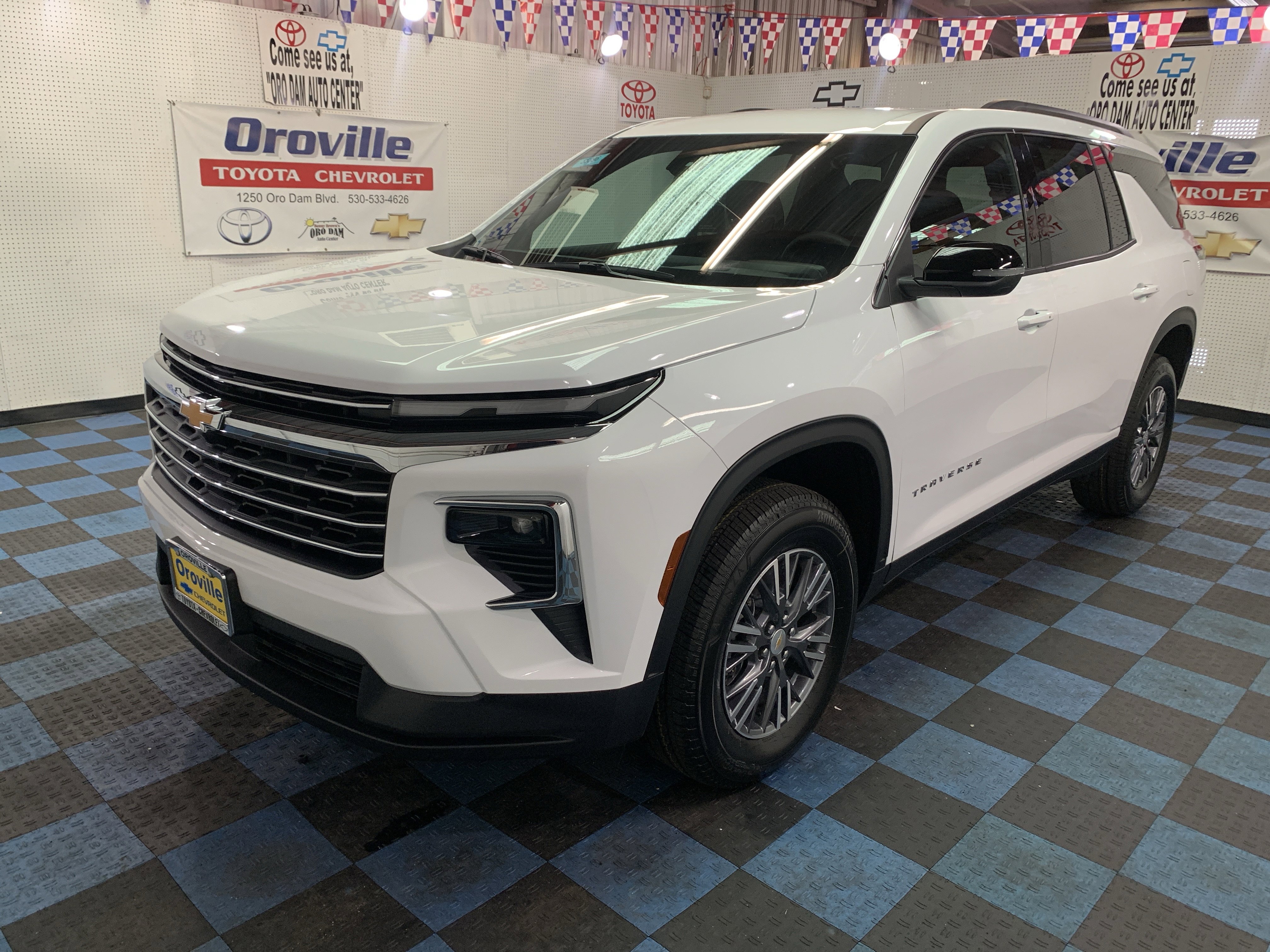 New 2026 Chevrolet Traverse LT