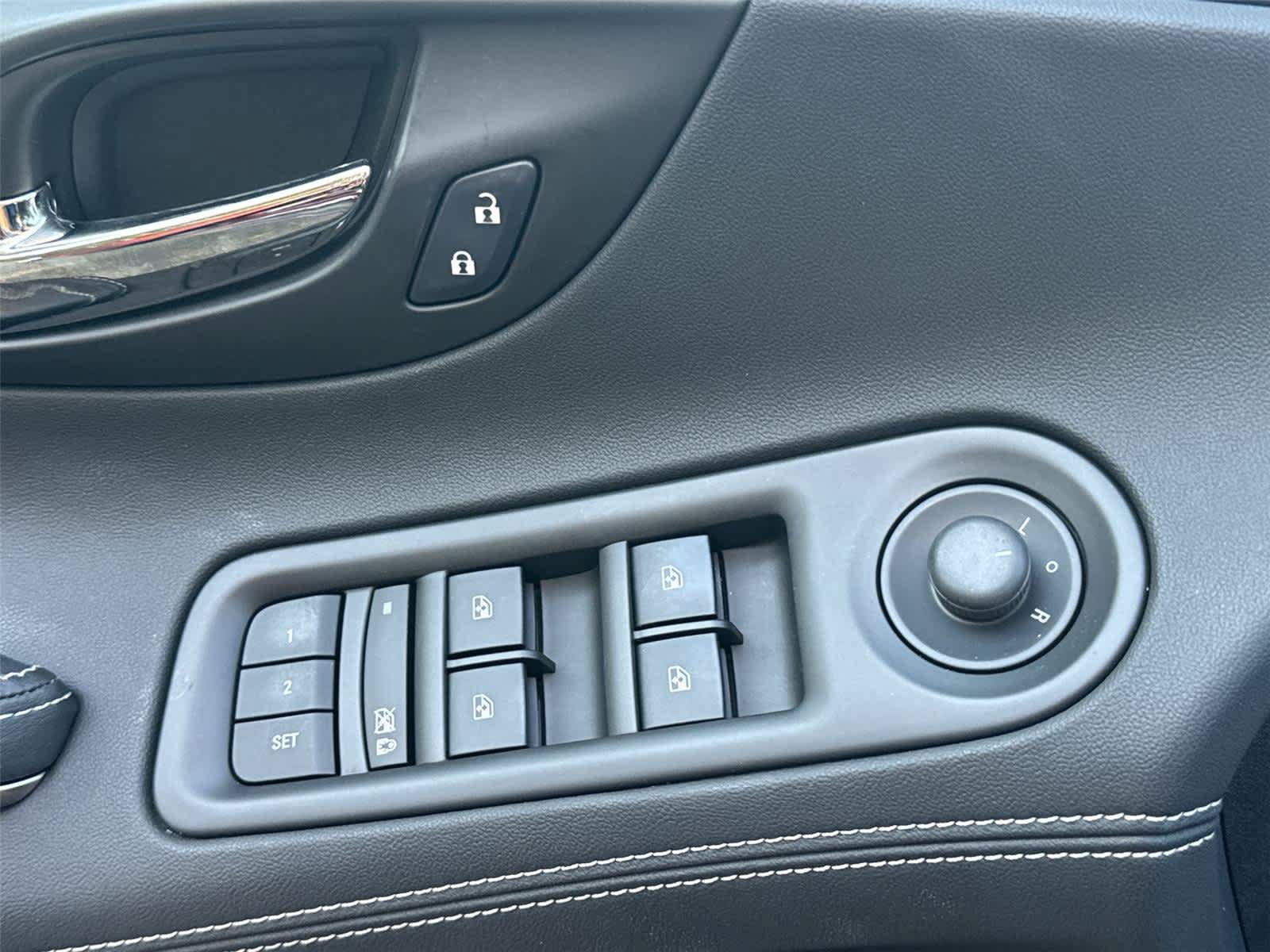 Used 2014 Buick LaCrosse Leather FWD image 32