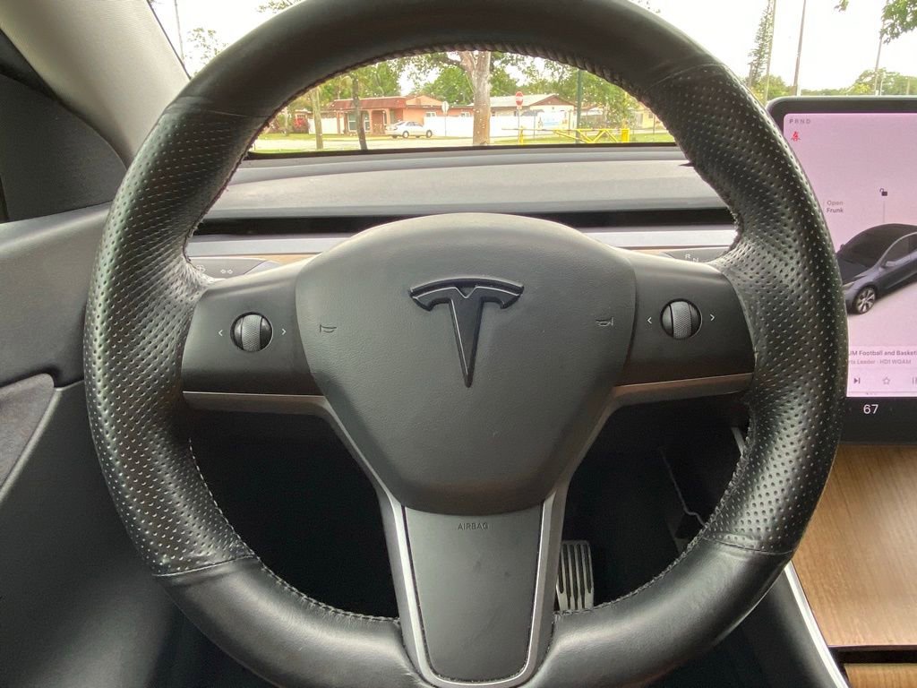 Used 2021 Tesla Model Y Long Range AWD/4WD image 23