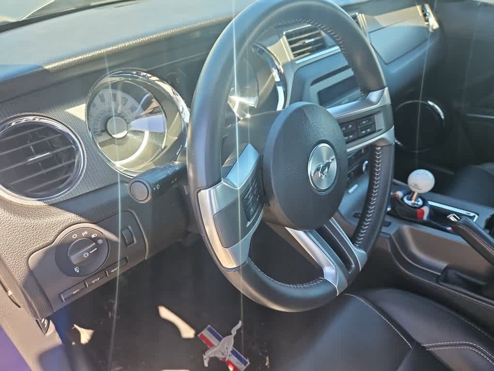 Used 2012 Ford Mustang GT Premium RWD image 2