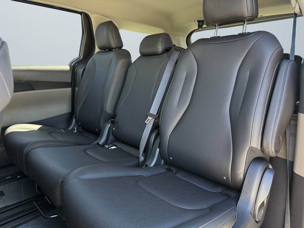 New 2026 Kia Carnival LXS image 13