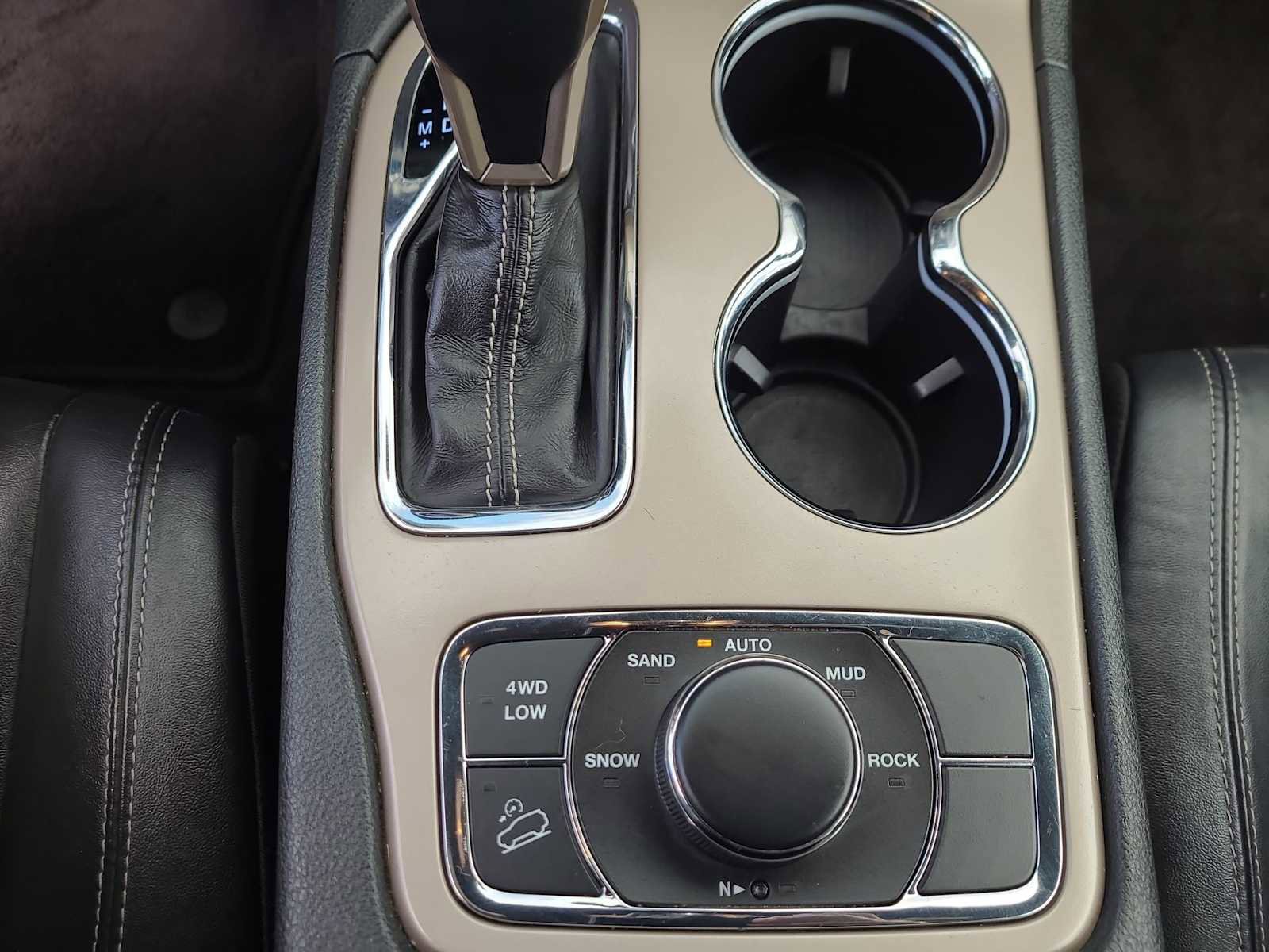 Used 2016 Jeep Grand Cherokee Limited image 25