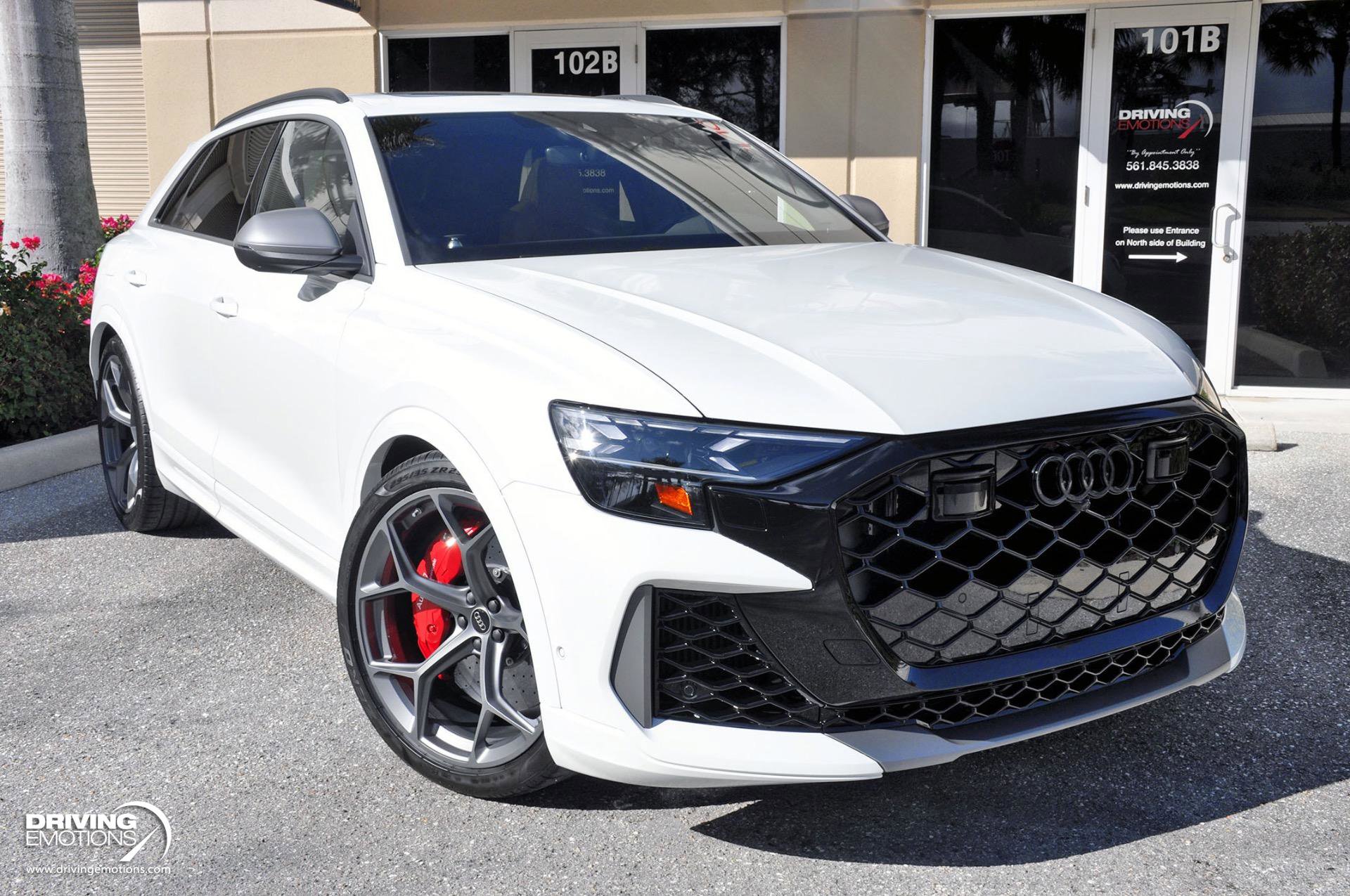 Used 2025 Audi RS Q8 performance image 4