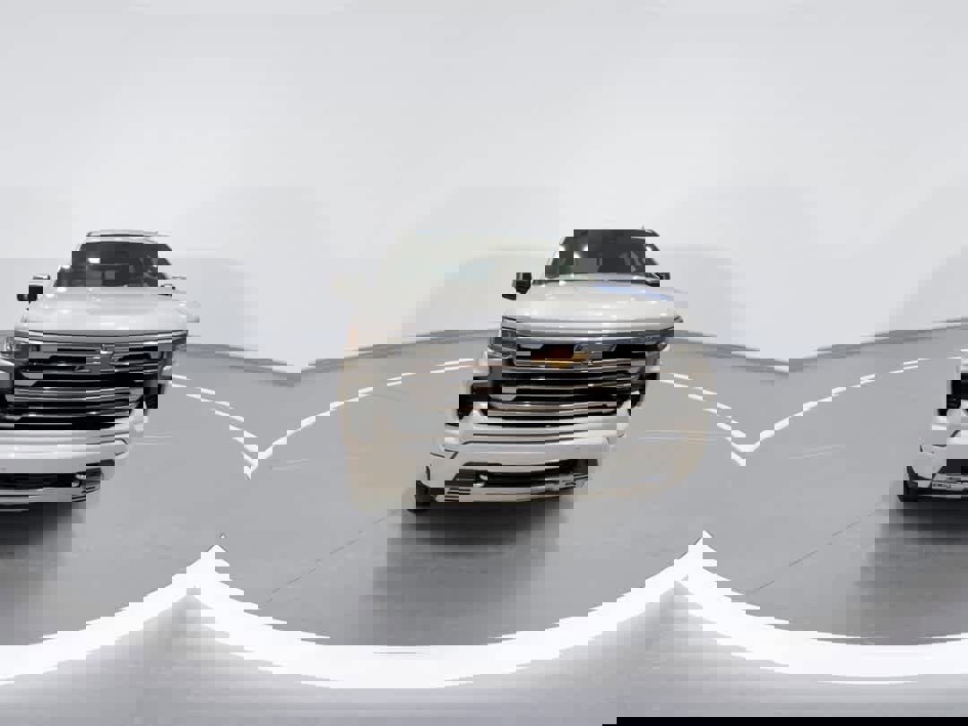 Used 2022 Chevrolet Silverado 1500 High Country w/ Technology Package image 3