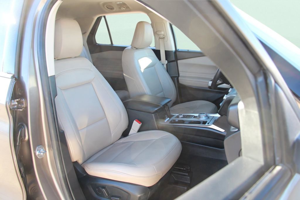 Used 2021 Ford Explorer XLT w/ Equipment Group 202A image 24