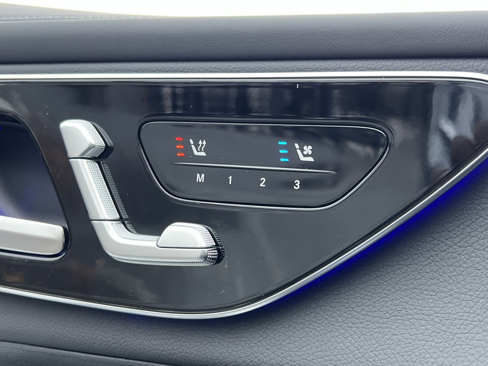 New 2026 Mercedes-Benz GLC 300 4MATIC image 33