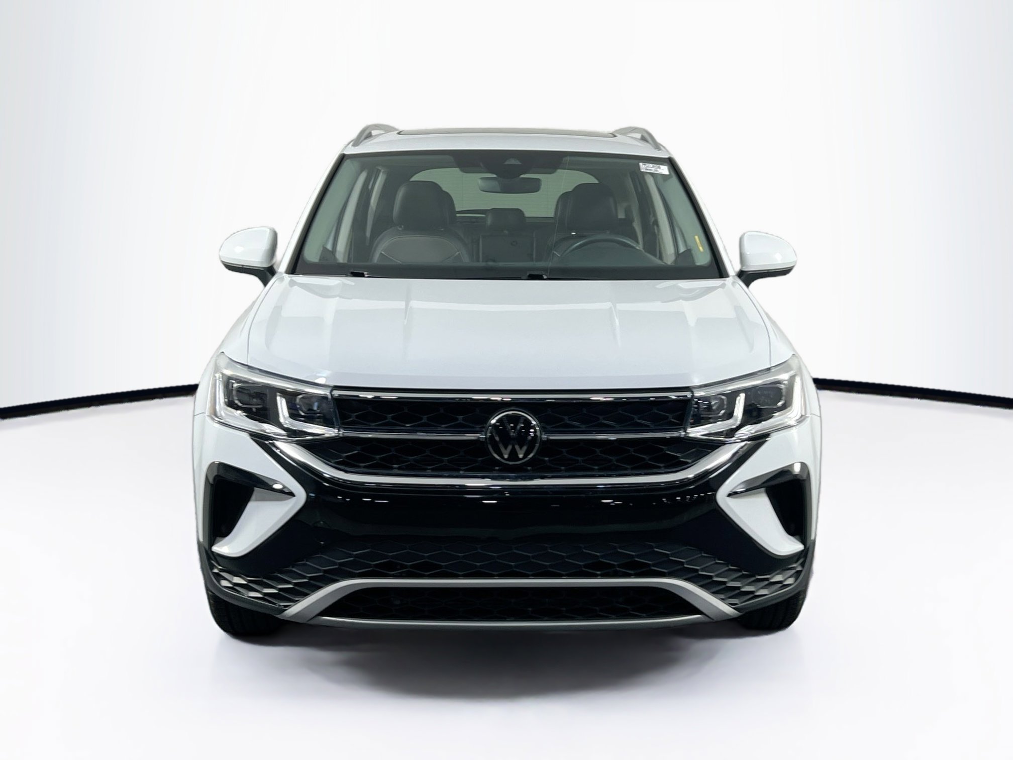 Used 2023 Volkswagen Taos SEL image 2