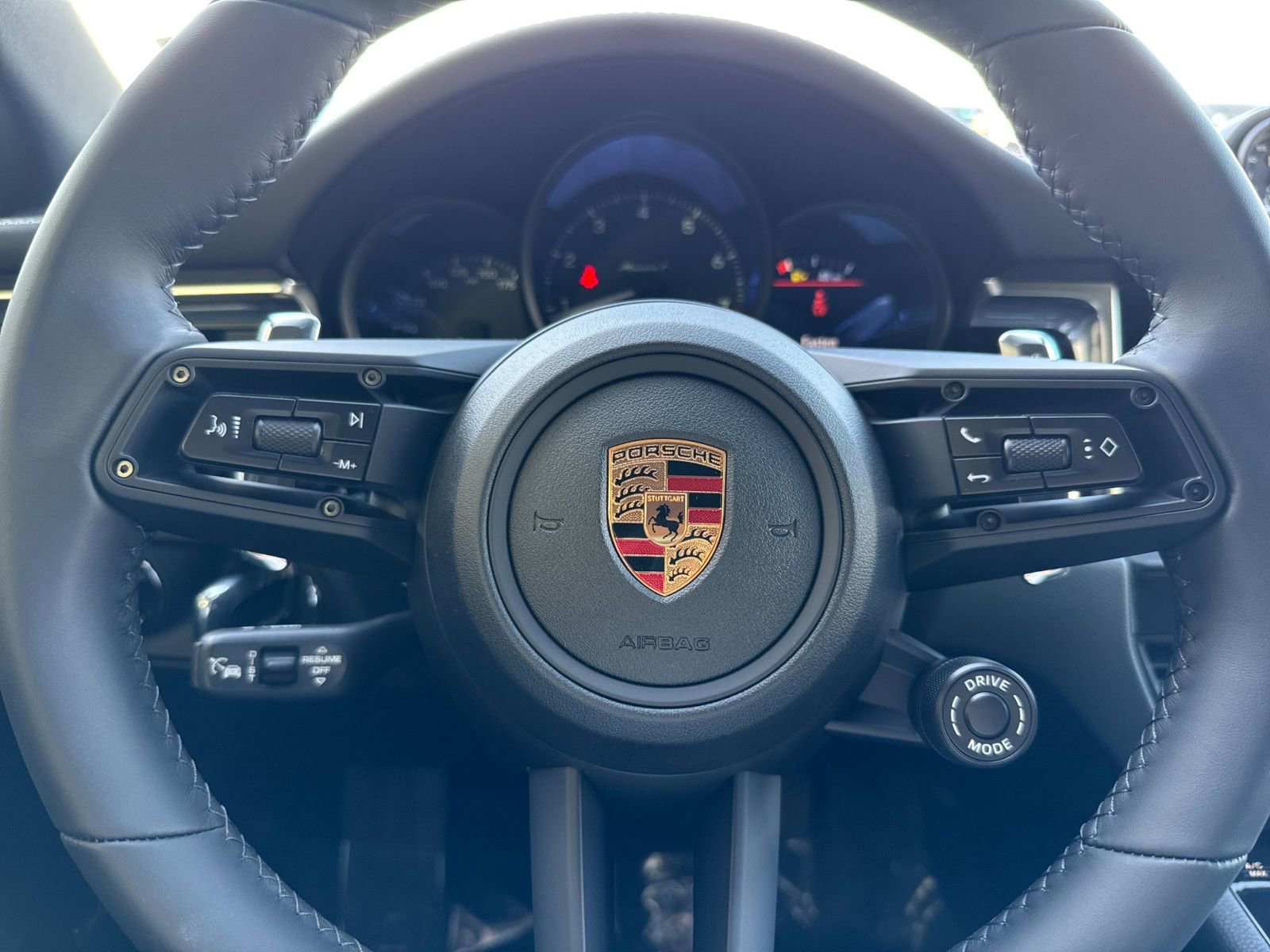 New 2026 Porsche Macan Turbo image 27