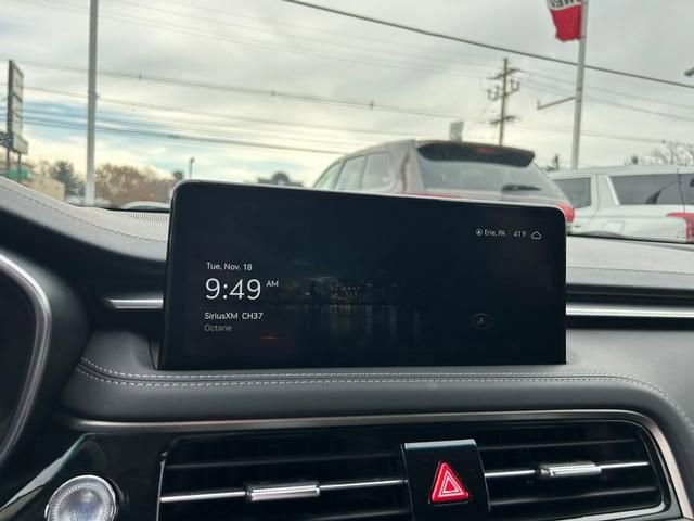 Used 2024 Genesis G70 2.5T image 17