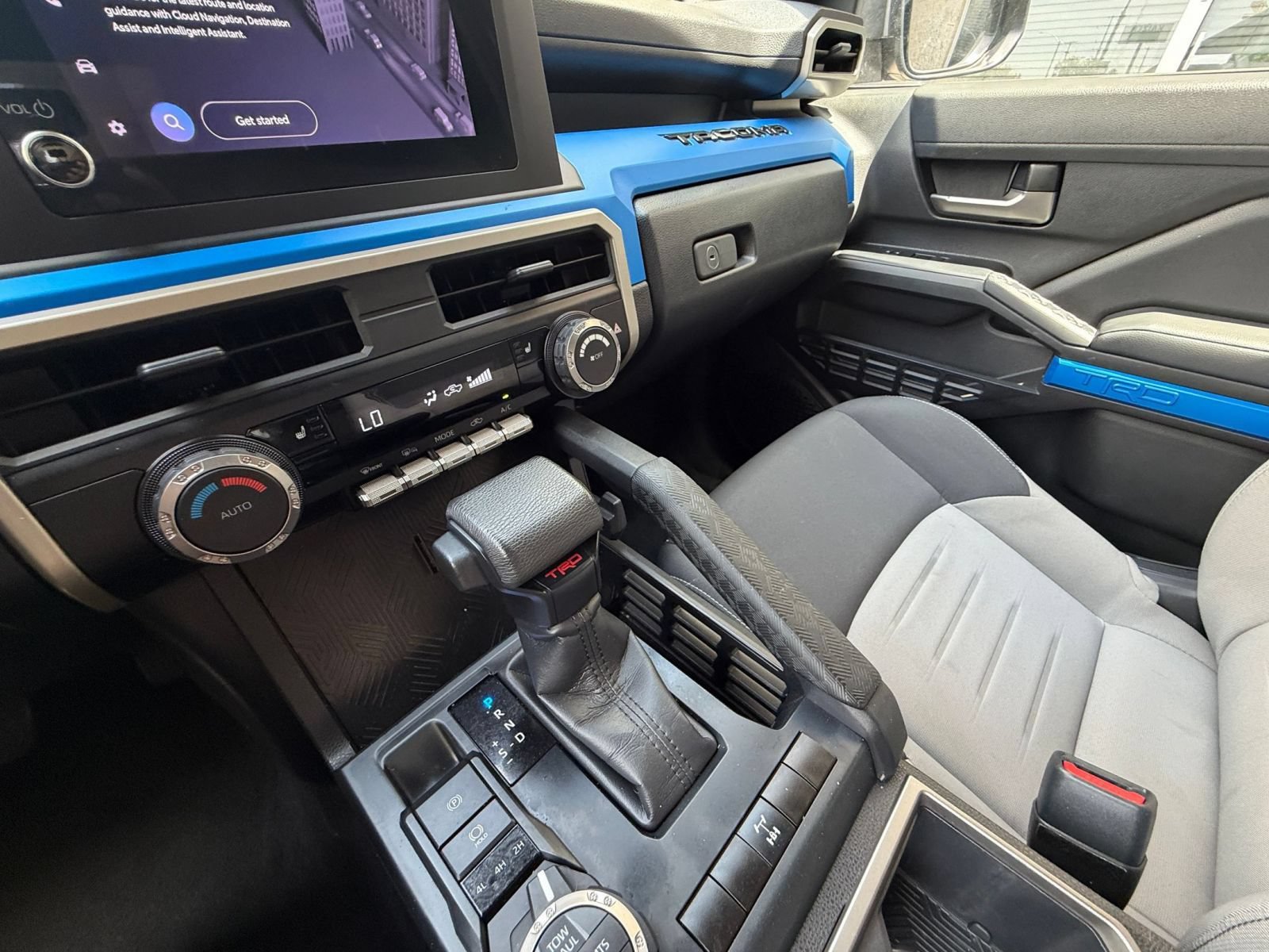 Used 2025 Toyota Tacoma TRD Off-Road AWD/4WD image 39