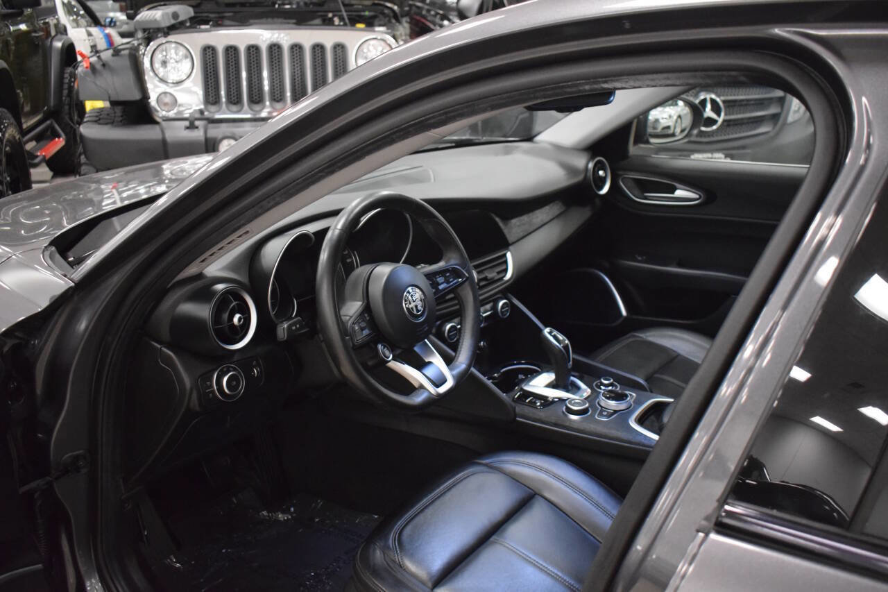 Used 2021 Alfa Romeo Giulia Sprint w/ Nero Edizione image 30