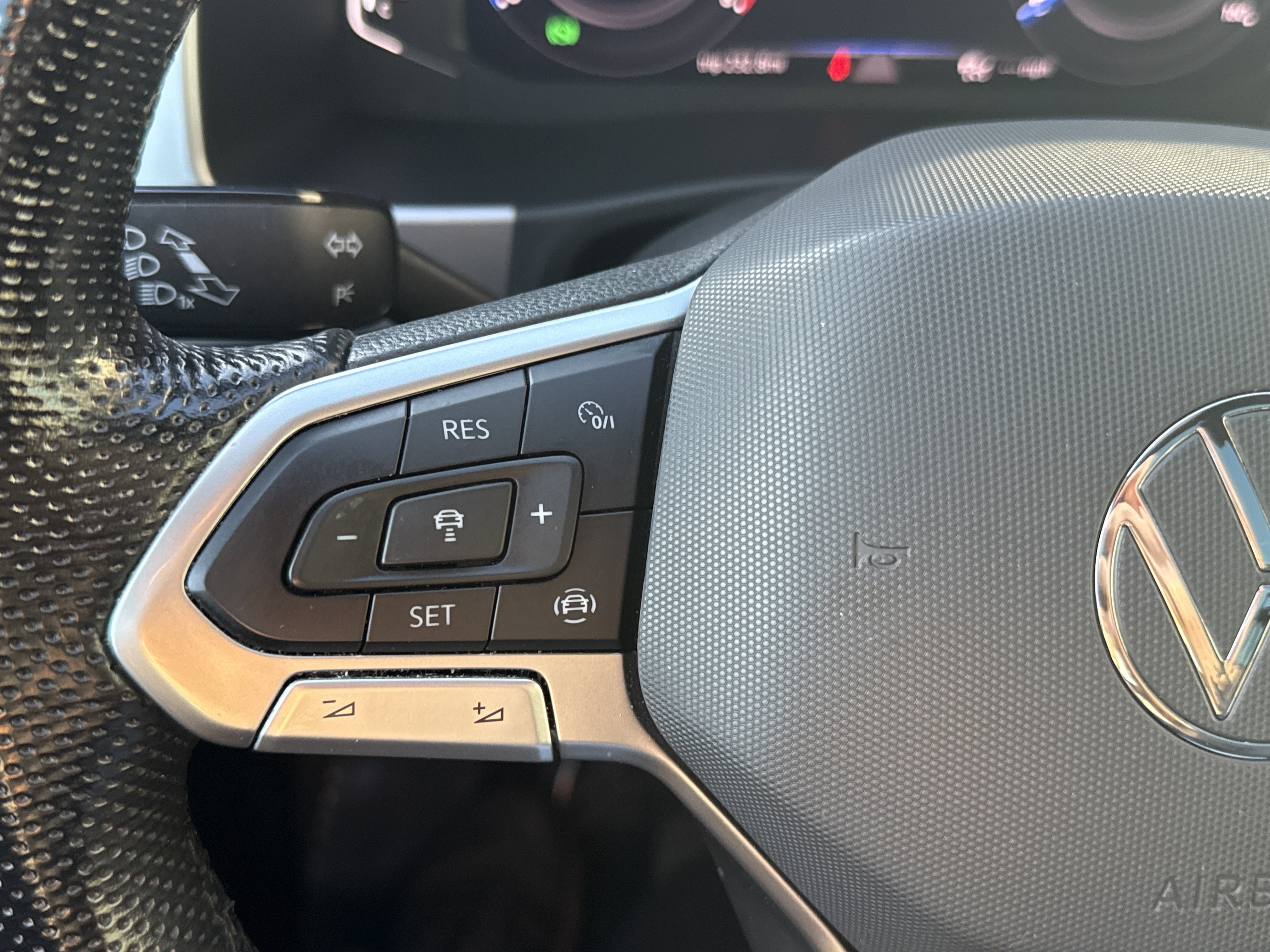 Used 2020 Volkswagen Atlas Cross Sport SEL R-Line image 18