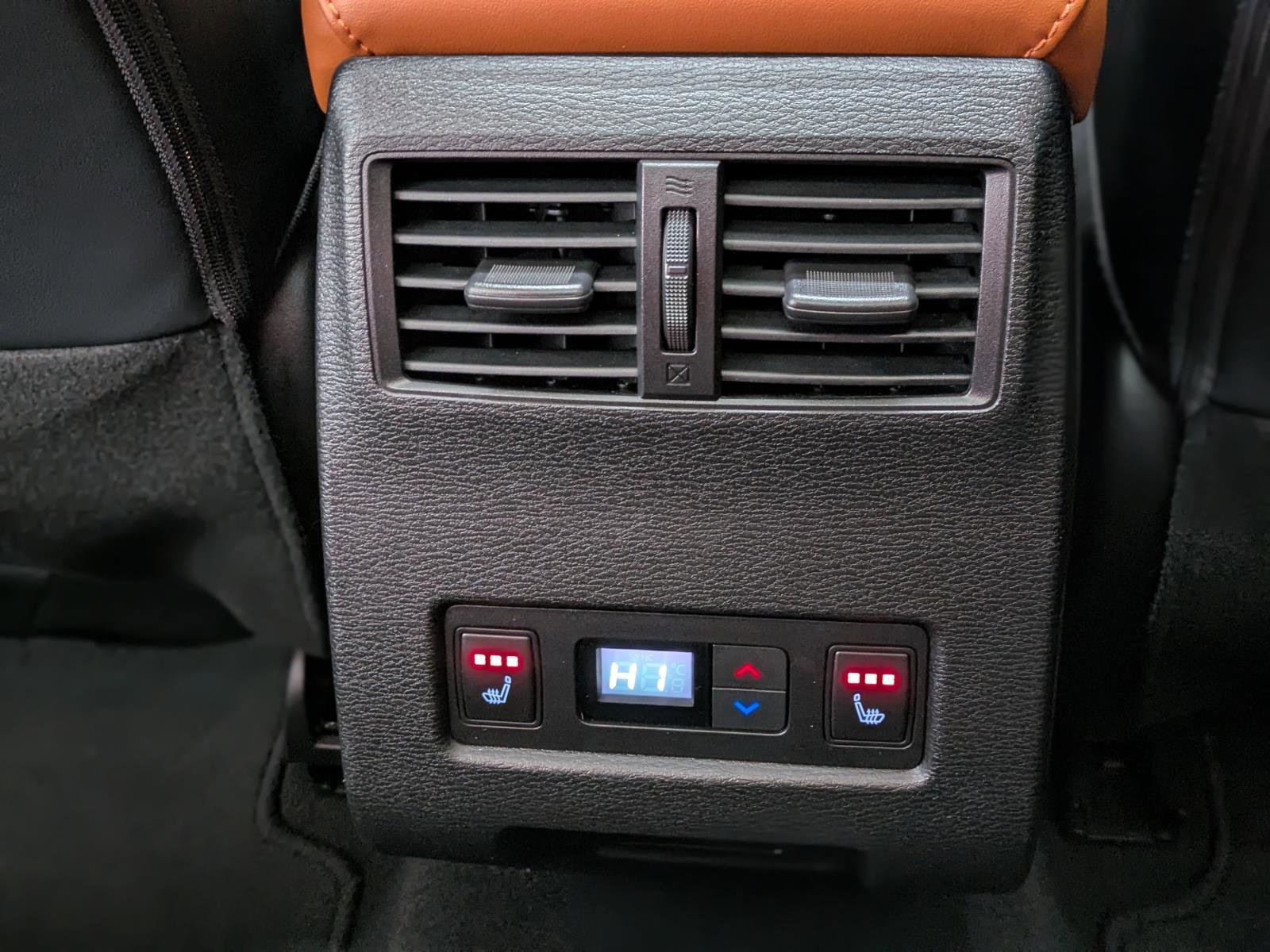 Used 2022 Mitsubishi Outlander SEL image 12