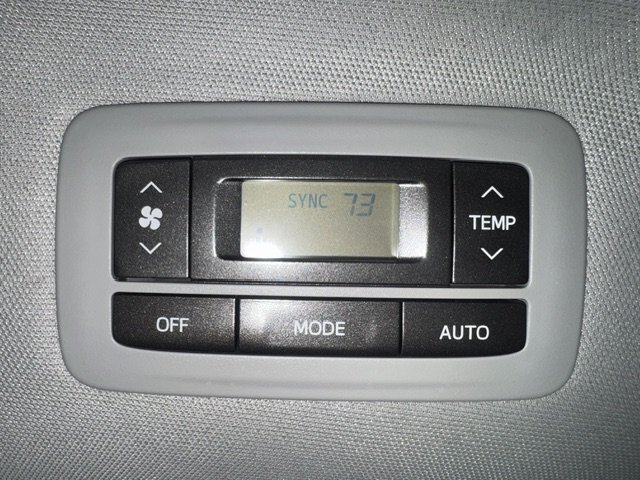 Used 2018 Toyota Sienna LE w/ Carpet Mat Package FWD image 30