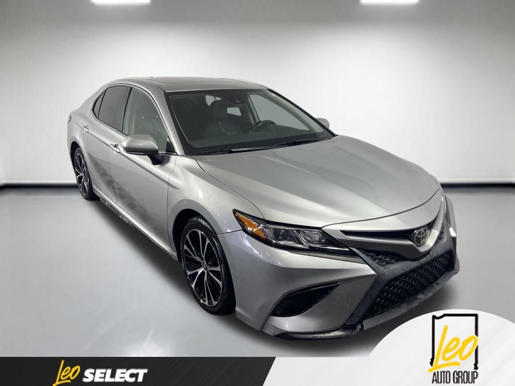 Used 2020 Toyota Camry SE w/ Audio Package FWD image 9