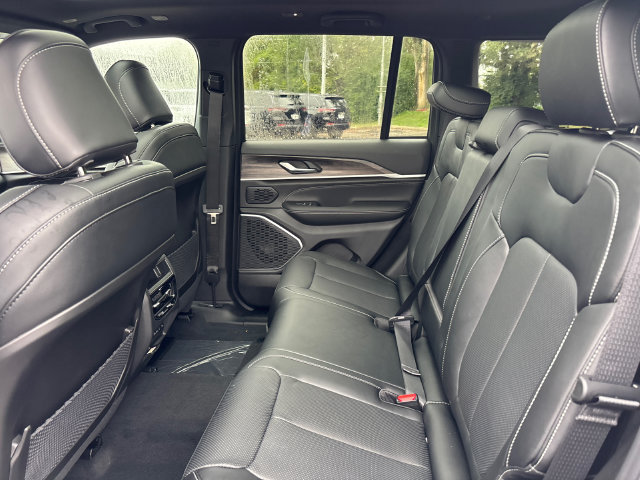 New 2027 Jeep Grand Cherokee Limited AWD/4WD image 14