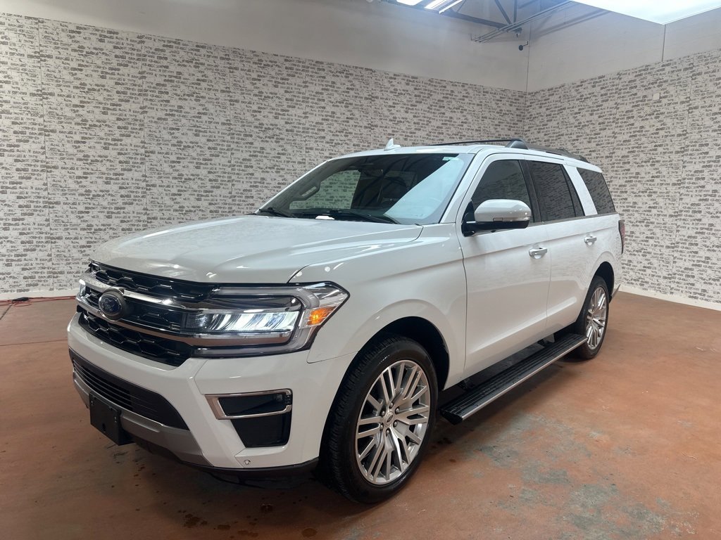 Used 2024 Ford Expedition Limited image 3