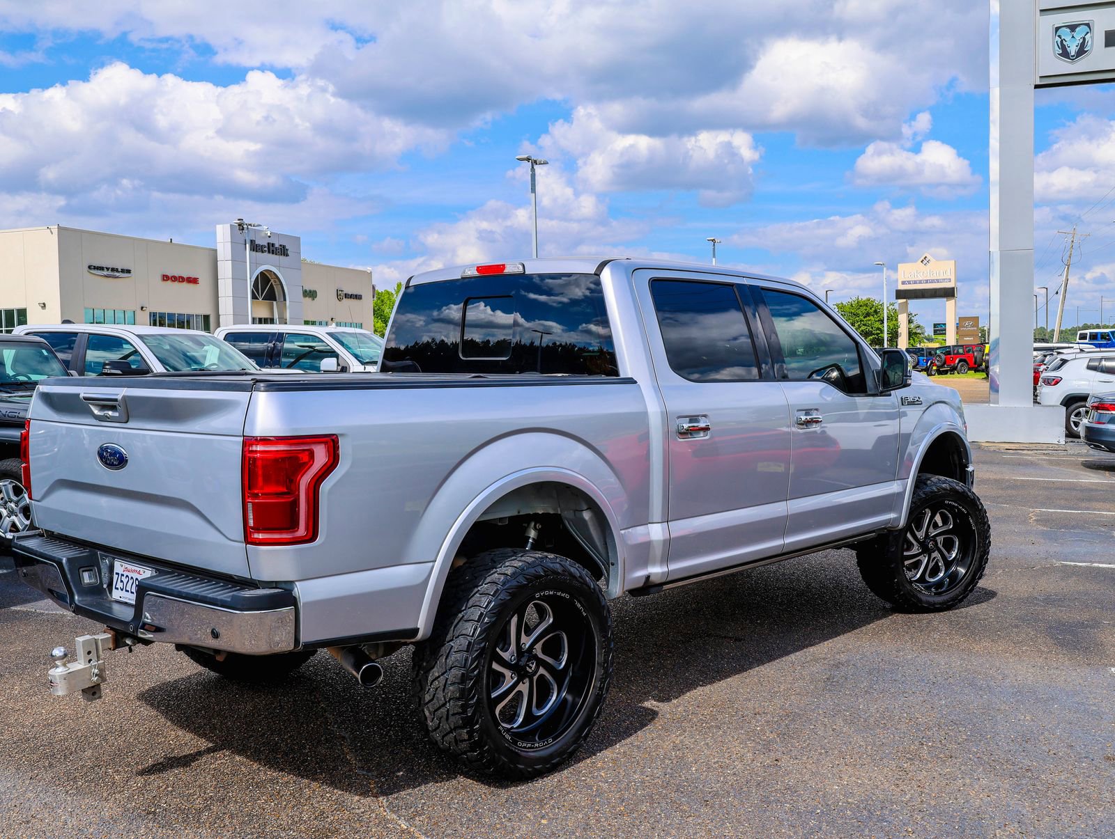 Used 2016 Ford F150 Lariat w/ Equipment Group 502A Luxury image 8