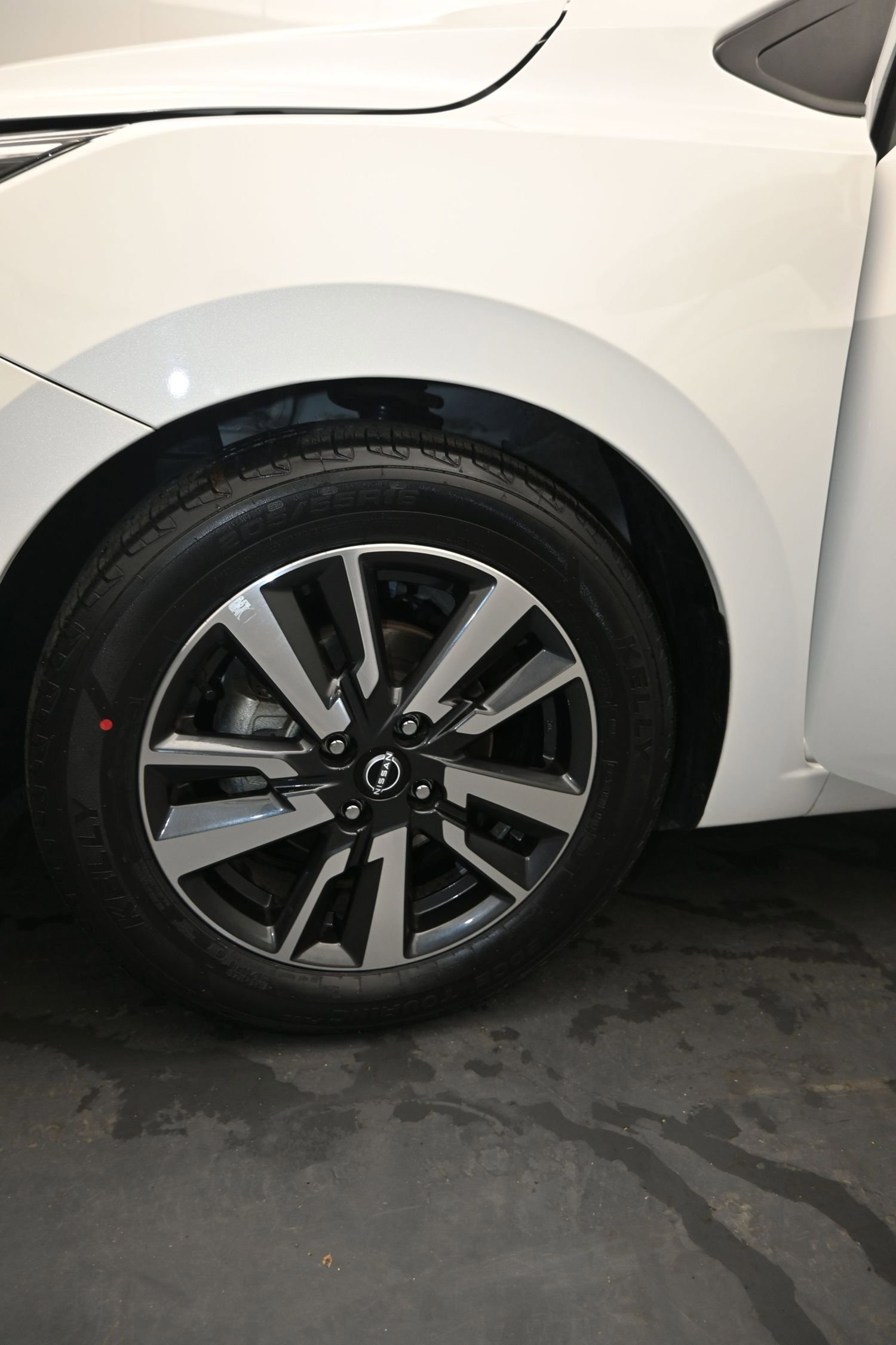 Used 2025 Nissan Versa SV image 21