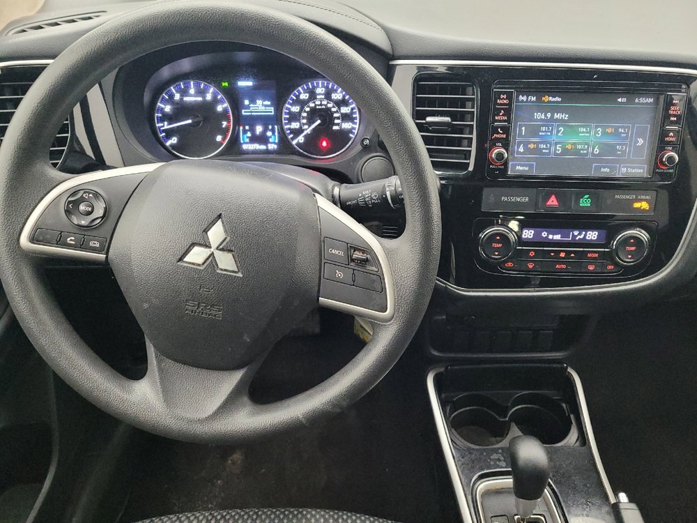 Used 2018 Mitsubishi Outlander SE image 22