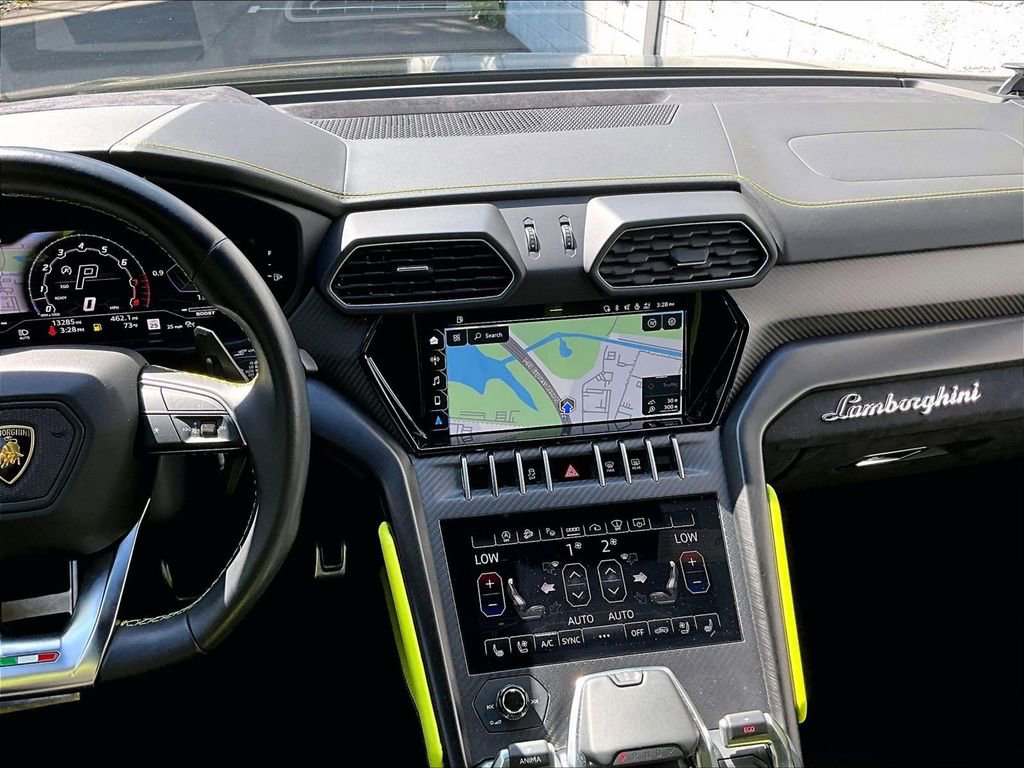 Used 2022 Lamborghini Urus AWD/4WD image 10