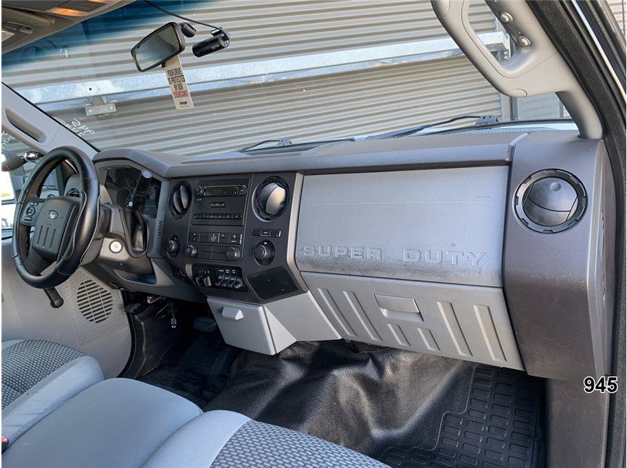 Used 2011 Ford F550 4x4 Crew Cab Super Duty w/ Payload Upgrade Pkg image 27