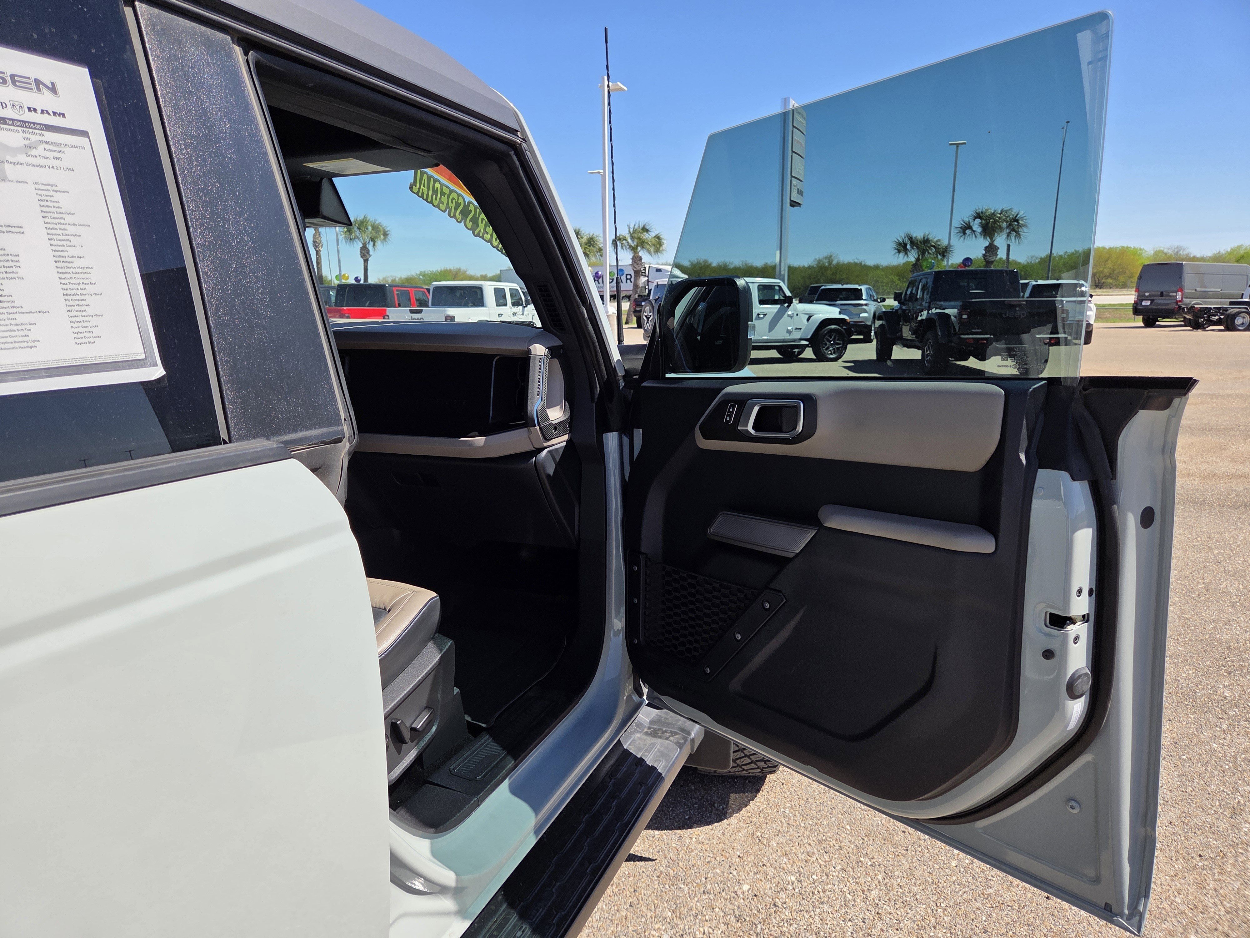 Used 2023 Ford Bronco Wildtrak image 18