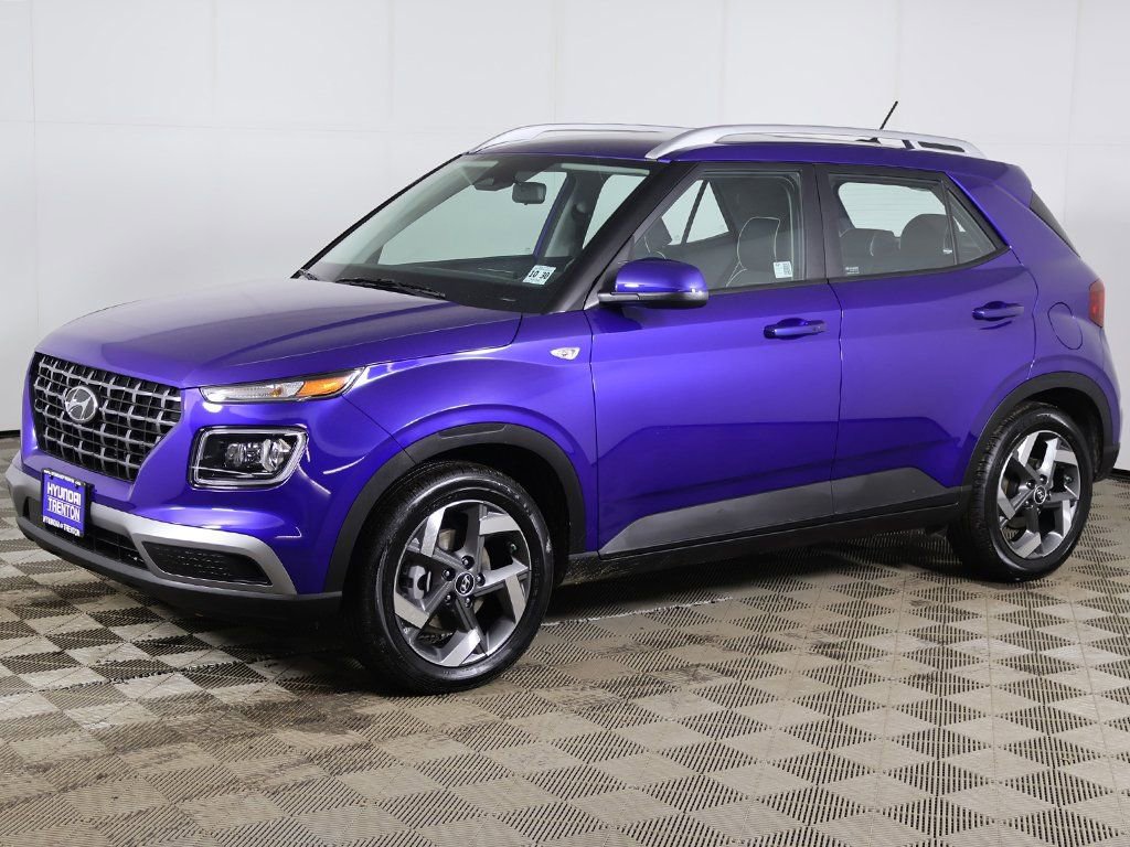 Certified 2025 Hyundai Venue Limited image 7