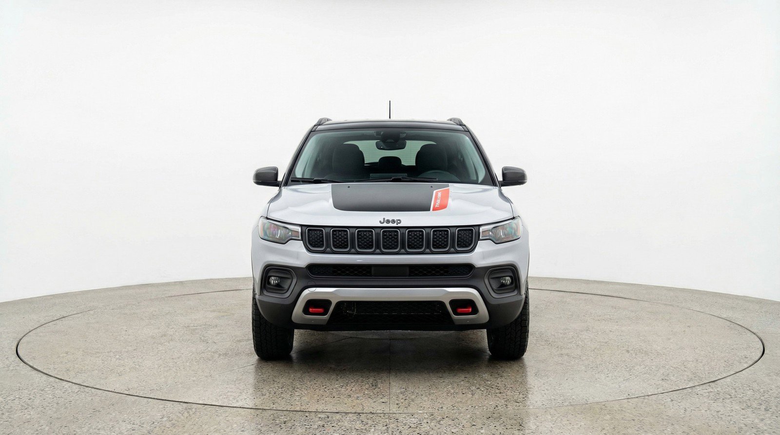 Used 2025 Jeep Compass Trailhawk image 2