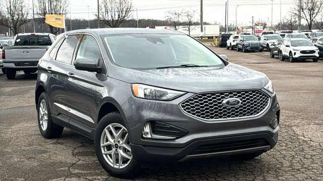 Certified 2024 Ford Edge SEL w/ Convenience Package image 2