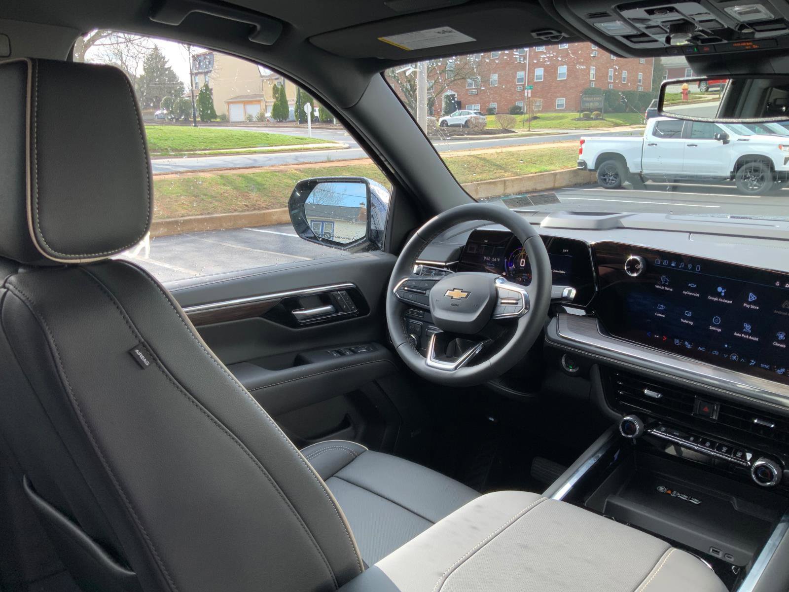 New 2026 Chevrolet Tahoe Premier w/ Sun And Tow Package AWD/4WD image 15