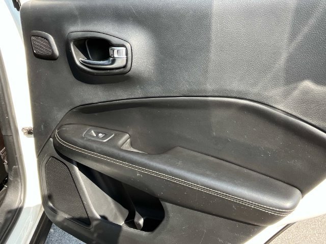 Used 2021 Jeep Compass Latitude w/ Sun and Sound Group AWD/4WD image 21