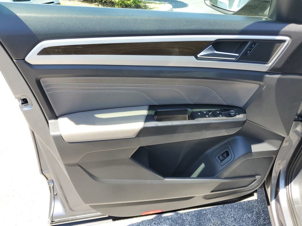 Used 2021 Volkswagen Atlas SE image 14