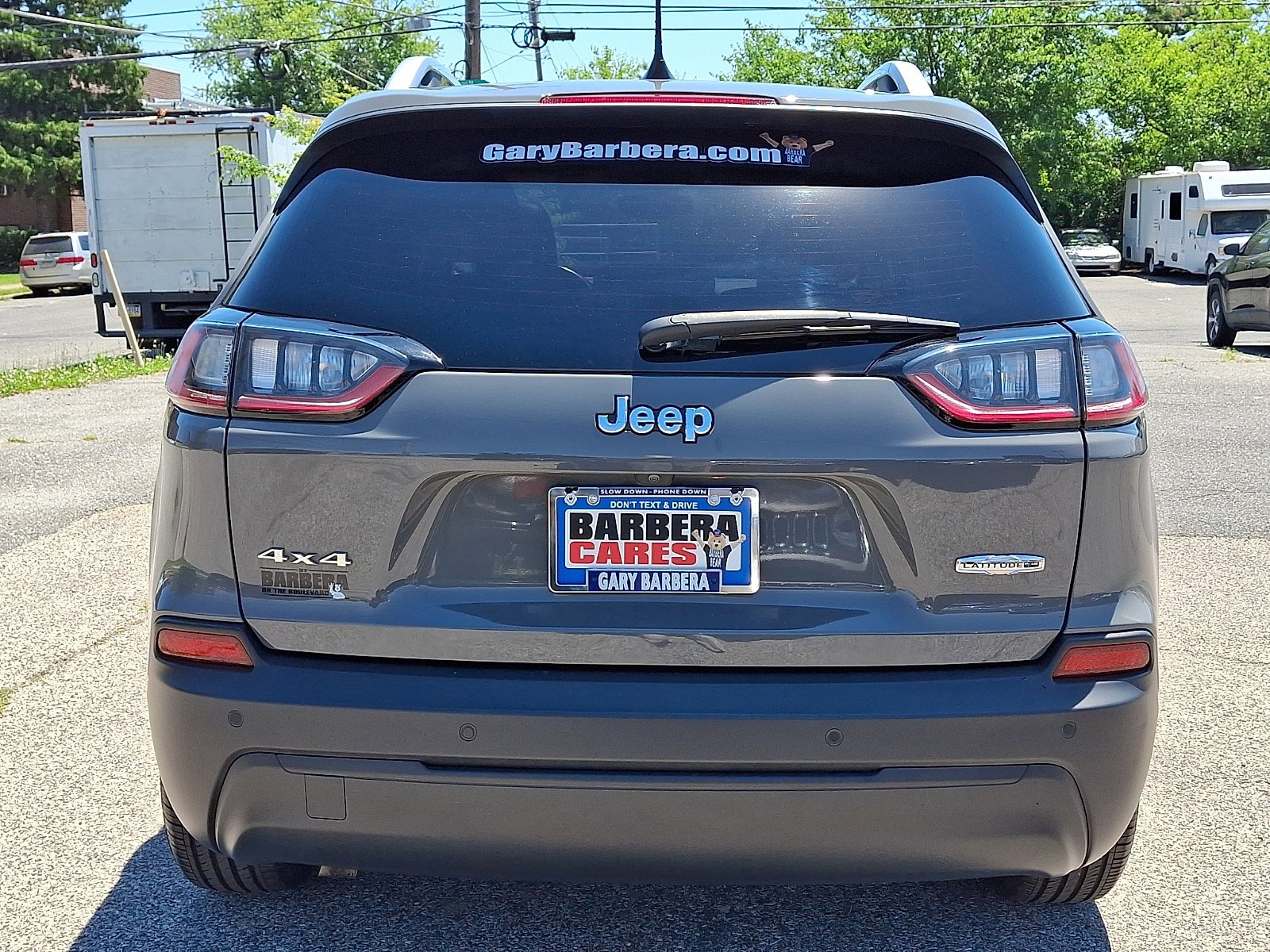 Used 2020 Jeep Cherokee Latitude Plus w/ Comfort/Convenience Group AWD/4WD image 3