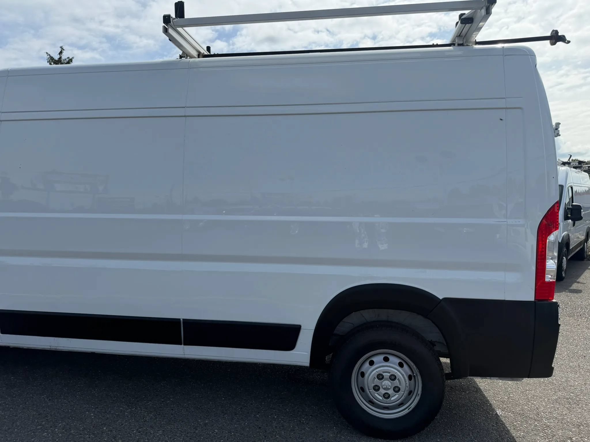 Used 2021 RAM ProMaster 2500 FWD image 9