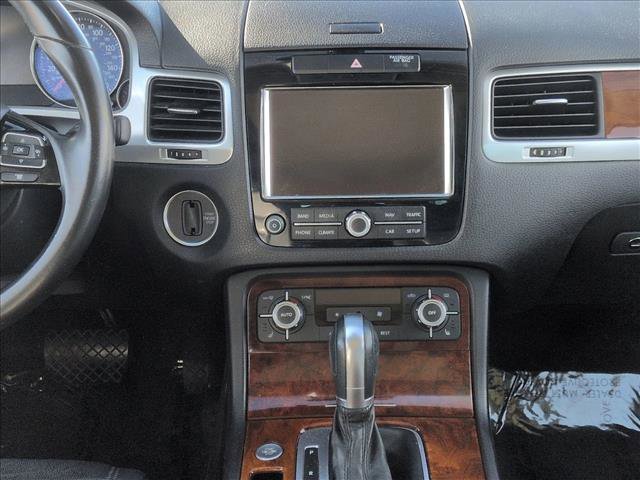 Used 2014 Volkswagen Touareg Lux image 15